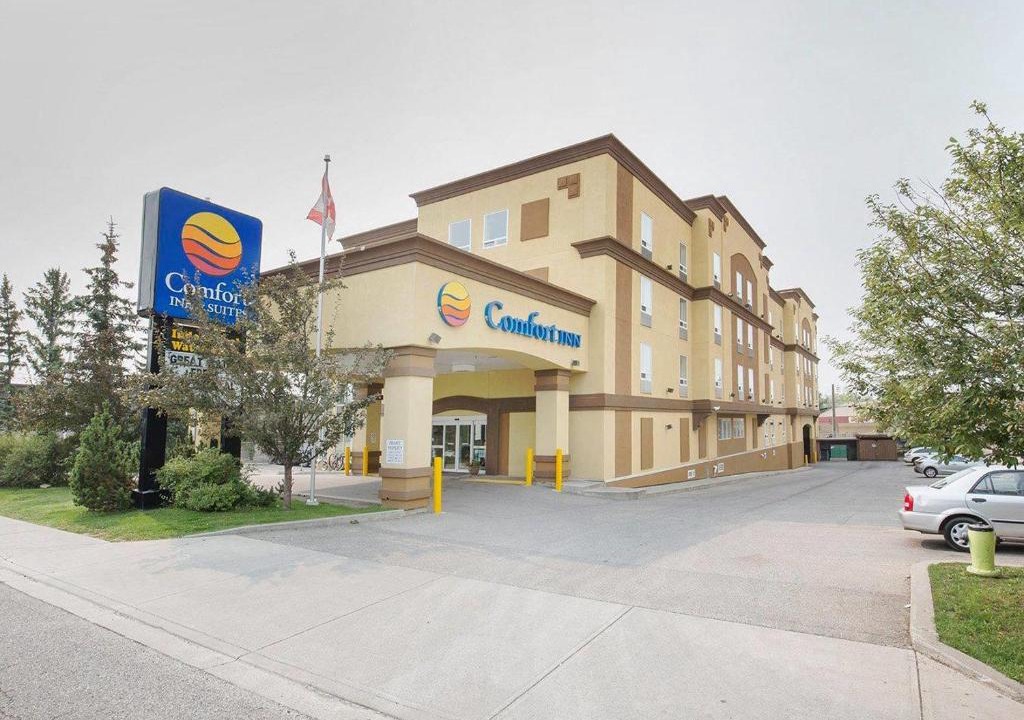 Banff Trail Hotel | Comfort Inn & Suites Calgary - University