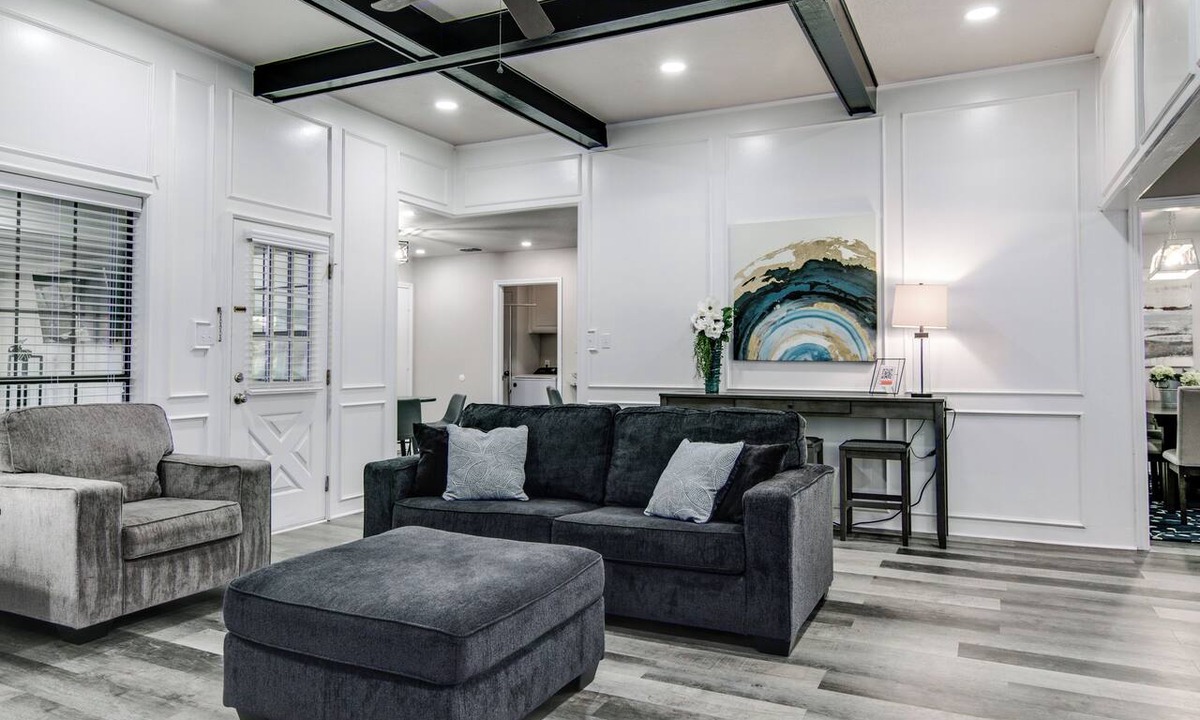 Texarkana House | Convenient to everything; sleeps 10