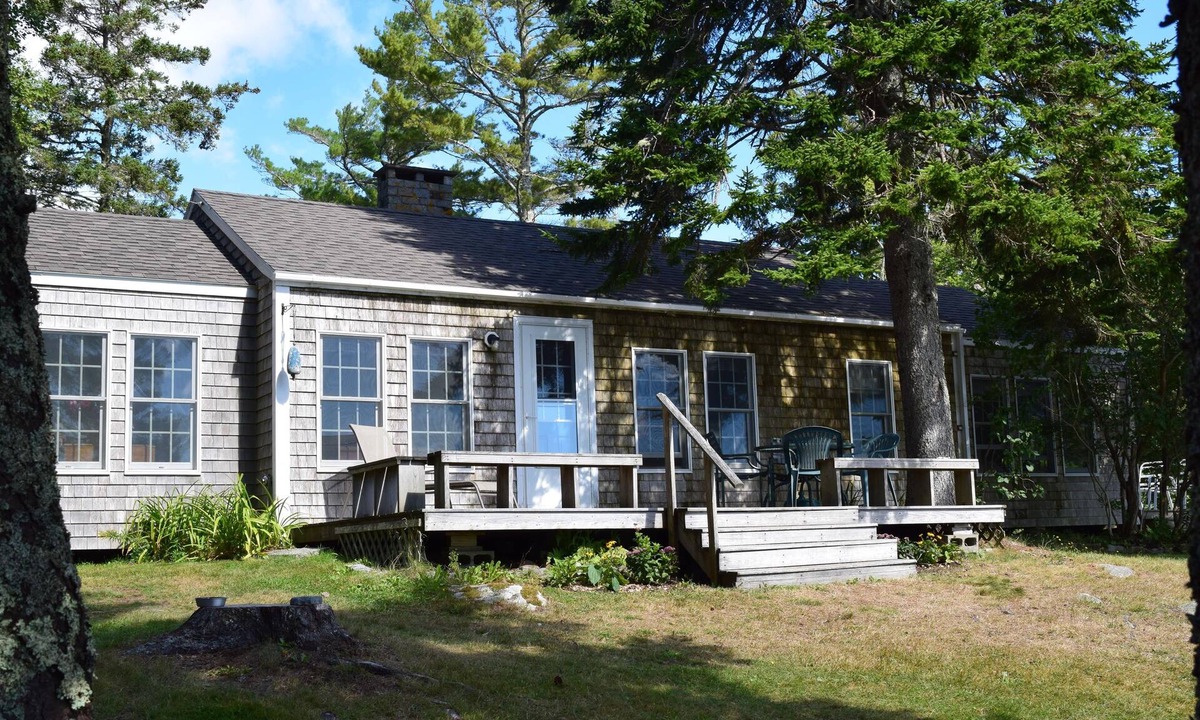 Spruce Head Cottage | Cottage on the Maine coast with stunning views and 245 ft of sandy waterfront