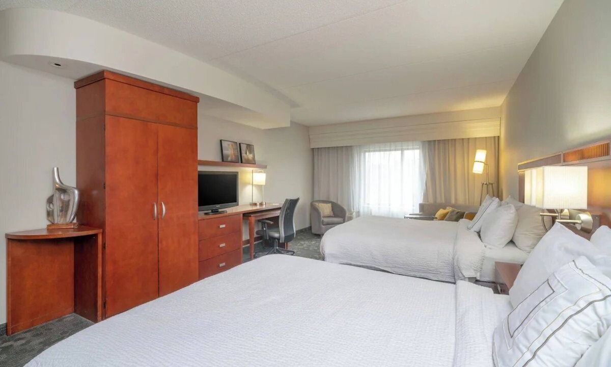 Salisbury Hotel | Courtyard Salisbury | 2 Queens | Salisbury U, TidalHealth, Calm Base | 2 Units