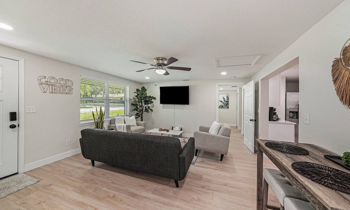 Zephyrhills West House | Cozy, comfortable, and fully remodeled lovely home in friendly Zephyrhills