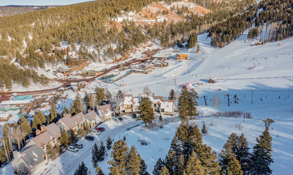 Angel Fire Condo | Cozy ski in ski out studio in Angel Fire!