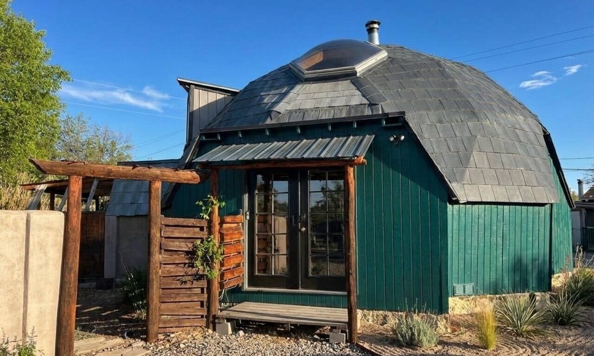 Espanola House | Dome Home between Santa Fe & Taos - near Starbucks, Dining, Casinos, Los Alamos