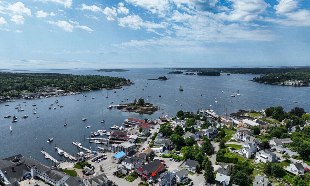 Boothbay Harbor Apartment | Downtown Boothbay Harbor Studio – Ocean Views, Dog-Friendly, Walk to Pier