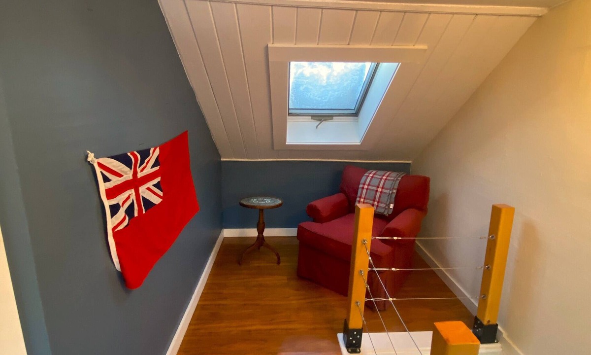 North Brooklin Cottage | Dragonfly Cottage: An airy 2-bedroom cottage in delightful Brooklin with WiFi