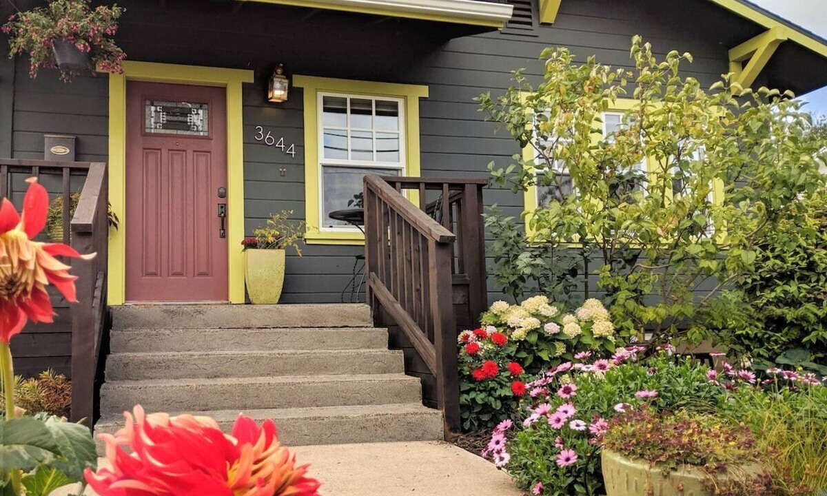 Kenton Apartment | Dragonfly House-One Bedroom Craftsman in Trendy Kenton