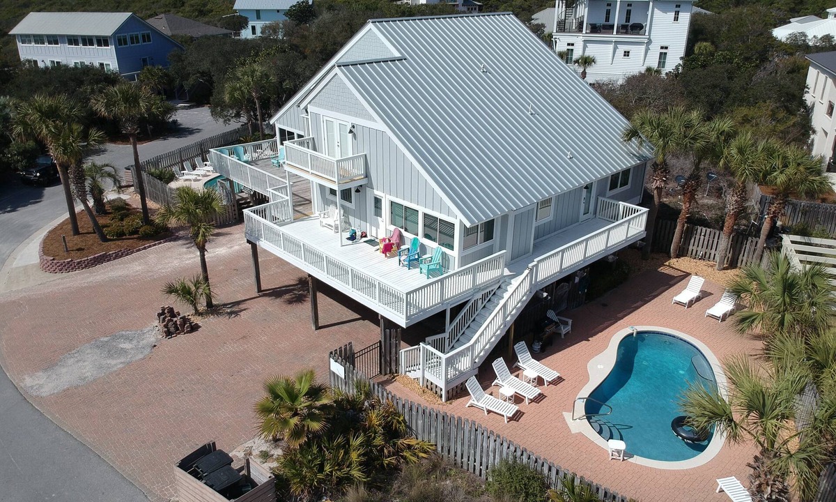 Gulf Trace House | “Eastside Wave” - Gulf Trace - Private Pool - Sleeps 12 - 100 Steps to the Gulf