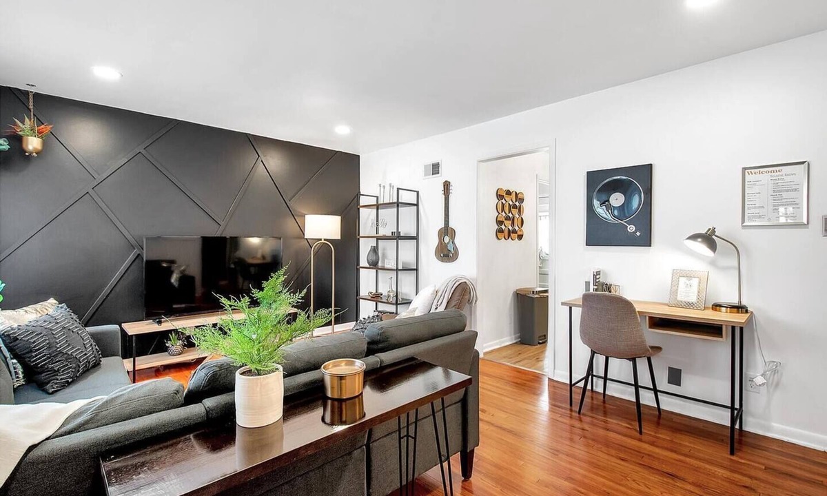 Wichita House | Eclectic Escape - Cute and Cozy - King!