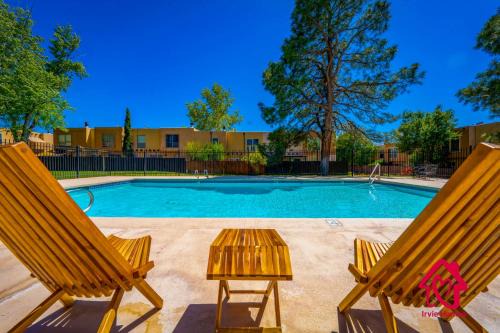 Northeast Heights House | El Altos - An Irvie Home with Summer Pool