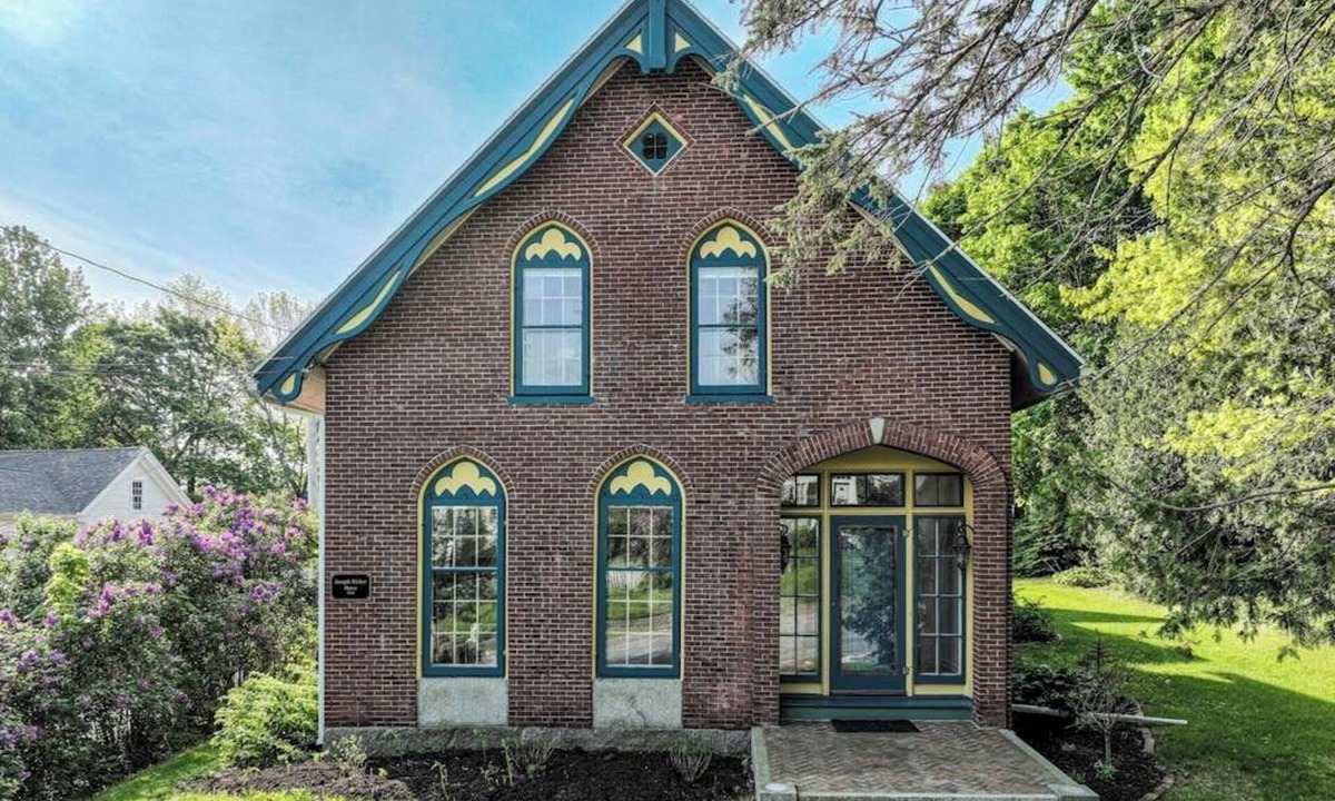 Belfast House | Elegant Victorian Gothic Revival home with wet bar, sunroom, & washer/dryer