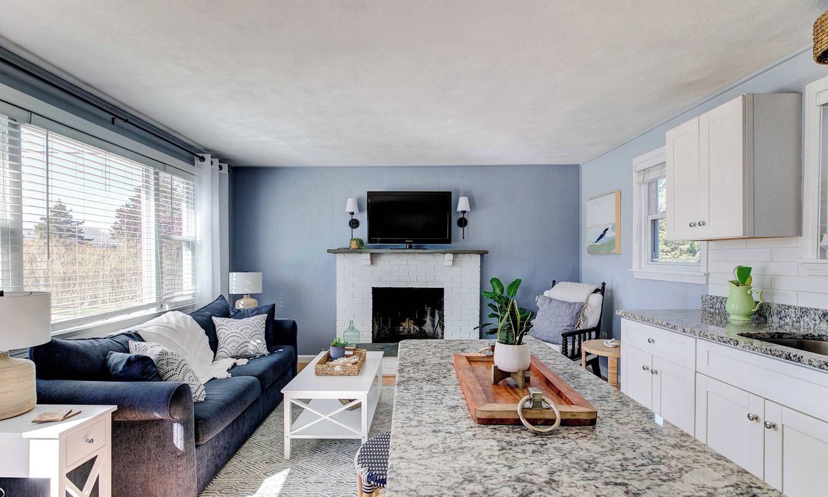 Easton's Point House | Ellery Bungalow #51- Island Calm Near Newport