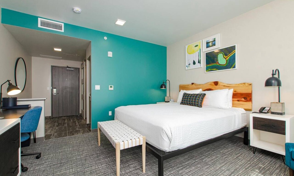 Independence Hotel | Enjoy Scenic Riverfront Stays at a Spacious Room with Locally Inspired Design