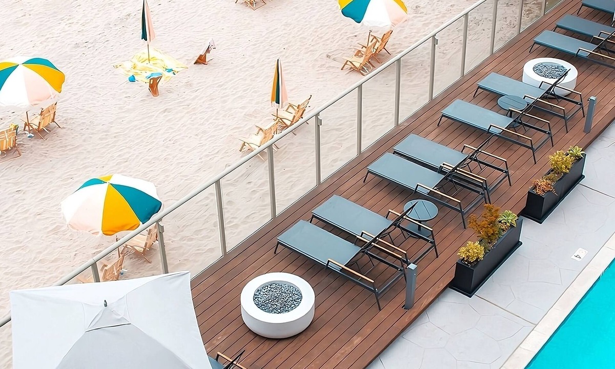Carlsbad Village Hotel | Ensuring a Very Comfortable Stay! Free Petit Breakfast, Outdoor Pool, Beachfront