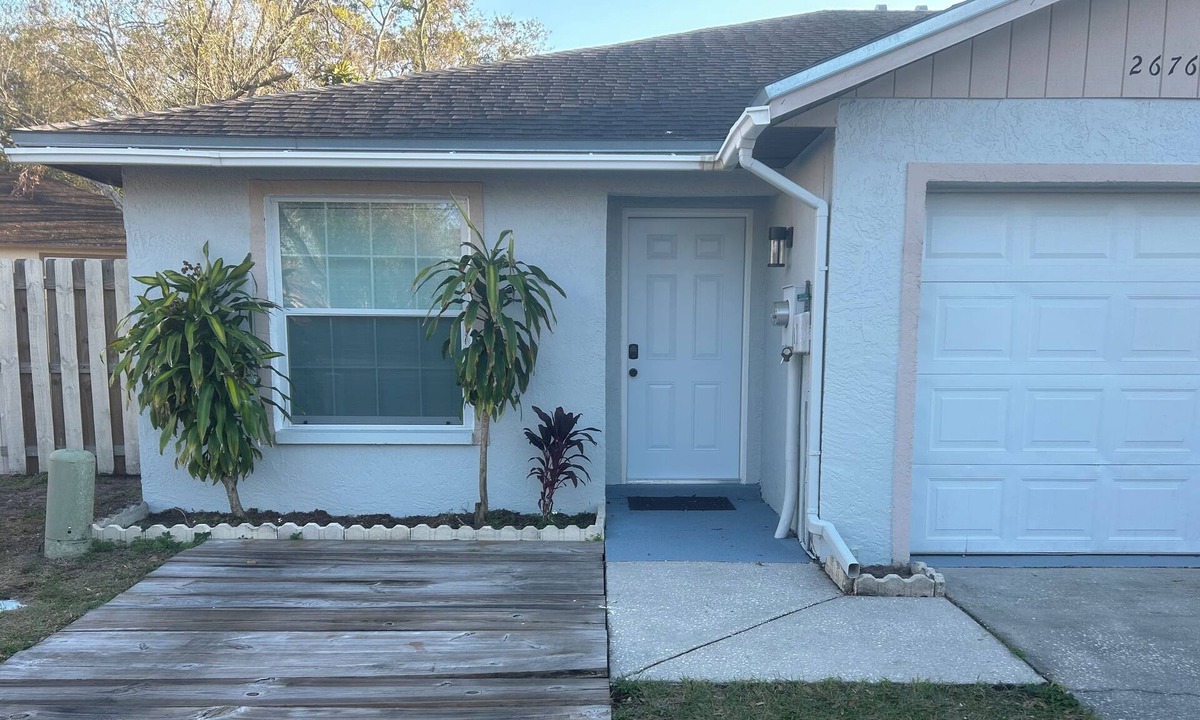 Lake St. George Villa | Escape to this charming villa in picturesque Palm Harbor. With 2 cozy bedrooms.