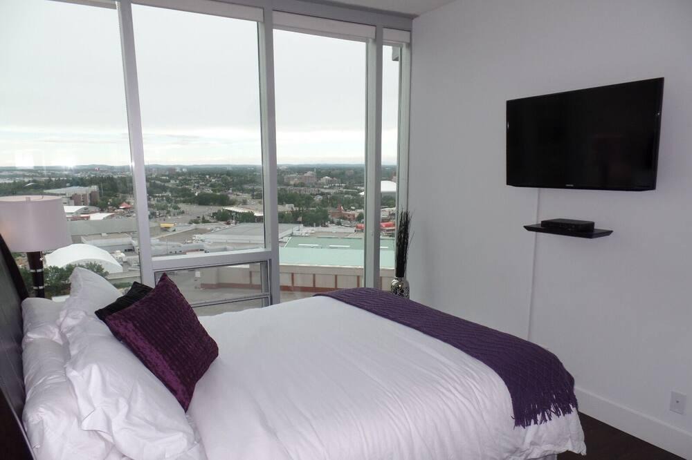 Victoria Park Condo | Executive Luxury Rental Within Walking Distance To Stampede Park And Downtown