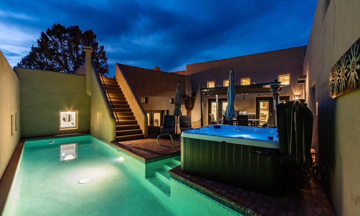 West Sedona House | Experience luxury at Sedona Red Mountain Retreat, a spacious 3-bedroom house with stunning views.