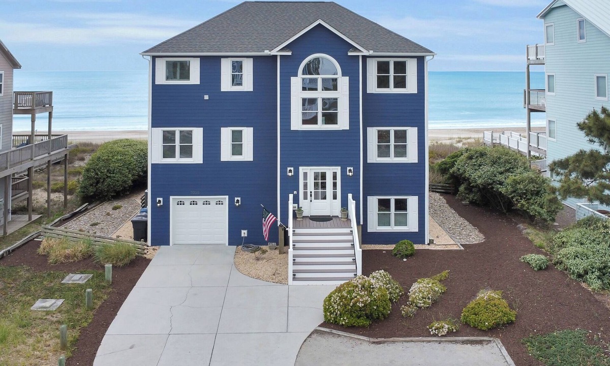 Emerald Isle House | FALL DISCOUNTS, OCEANFRONT HOME, 6 BR, 5 BA, POOL, HOT TUB, ELEVATOR, GAME ROOM
