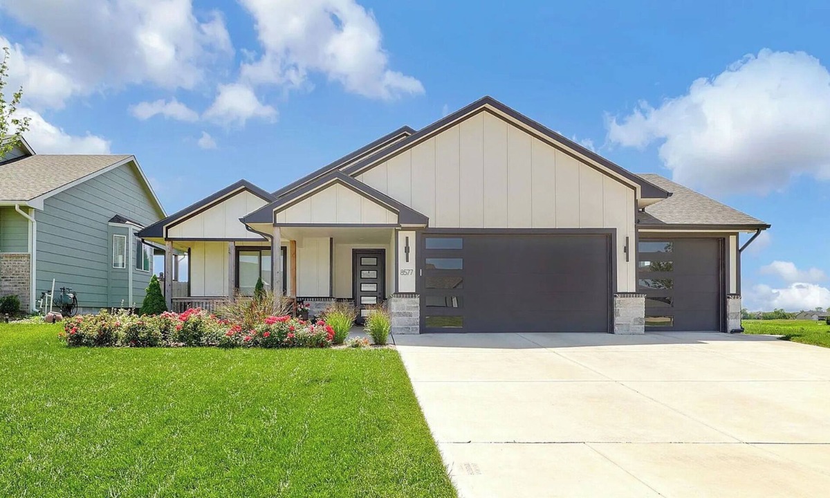 Bel Aire House | Fenced Yard + W/D - Safe Area - Near Wichita Hoops