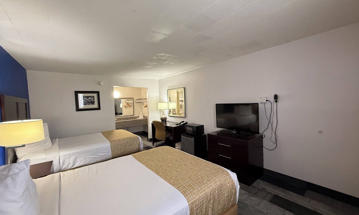 Great Bend Hotel | Frontier Inn