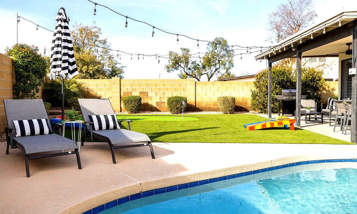Meadows House | Gilbert Oasis | Pool, Putting Green, Sleeps 10