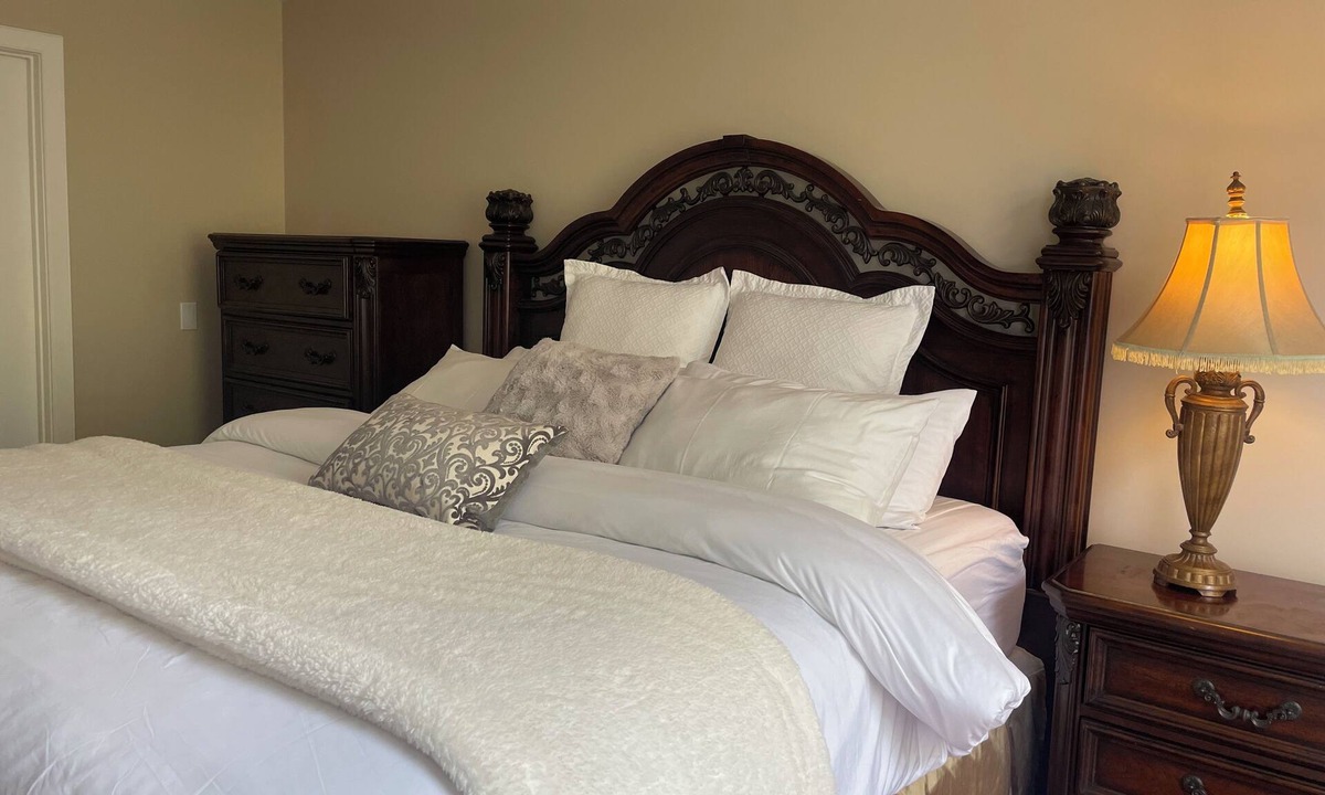 Inglewood House | Great house in Inglewood, walking distance to Zoo, Downtown, Restaurants