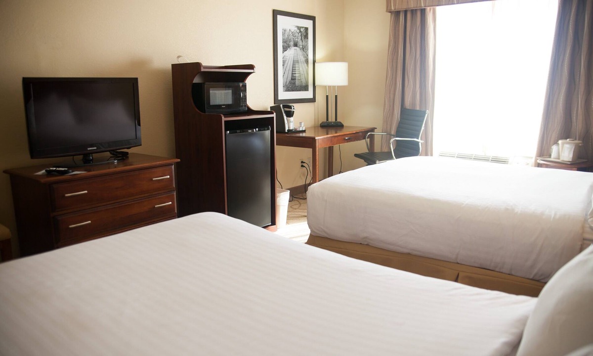 Mountain Home Hotel | Holiday Inn Express Hotel & Suites Mountain Home by IHG