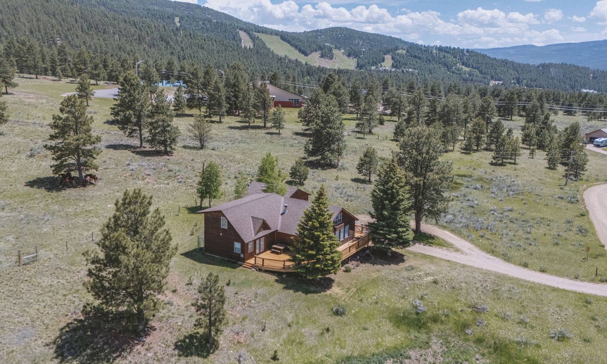 Angel Fire House | Home with sweeping views of the Moreno Valley and Wheeler Peak