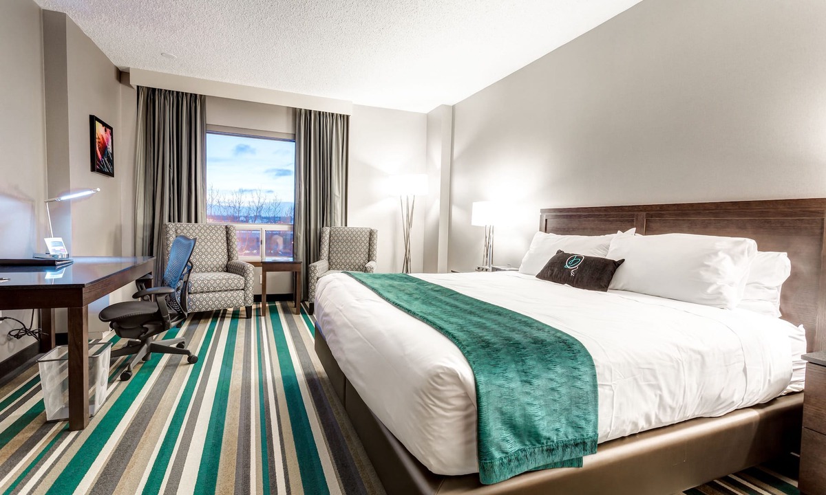 Southeast Calgary Hotel | Hotel Blackfoot