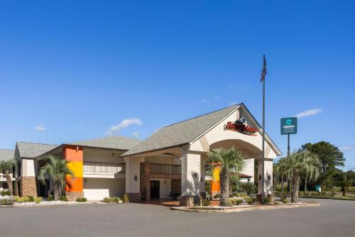 Savannah Hotel | Howard Johnson by Wyndham Savannah GA