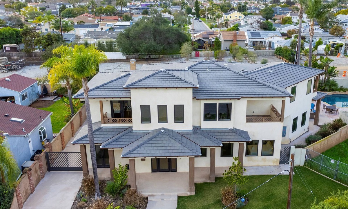 North Redondo Villa | Huge Custom Villa - 5 Bedroom suites + Guesthouse for fee, Pool & Beach nearby!