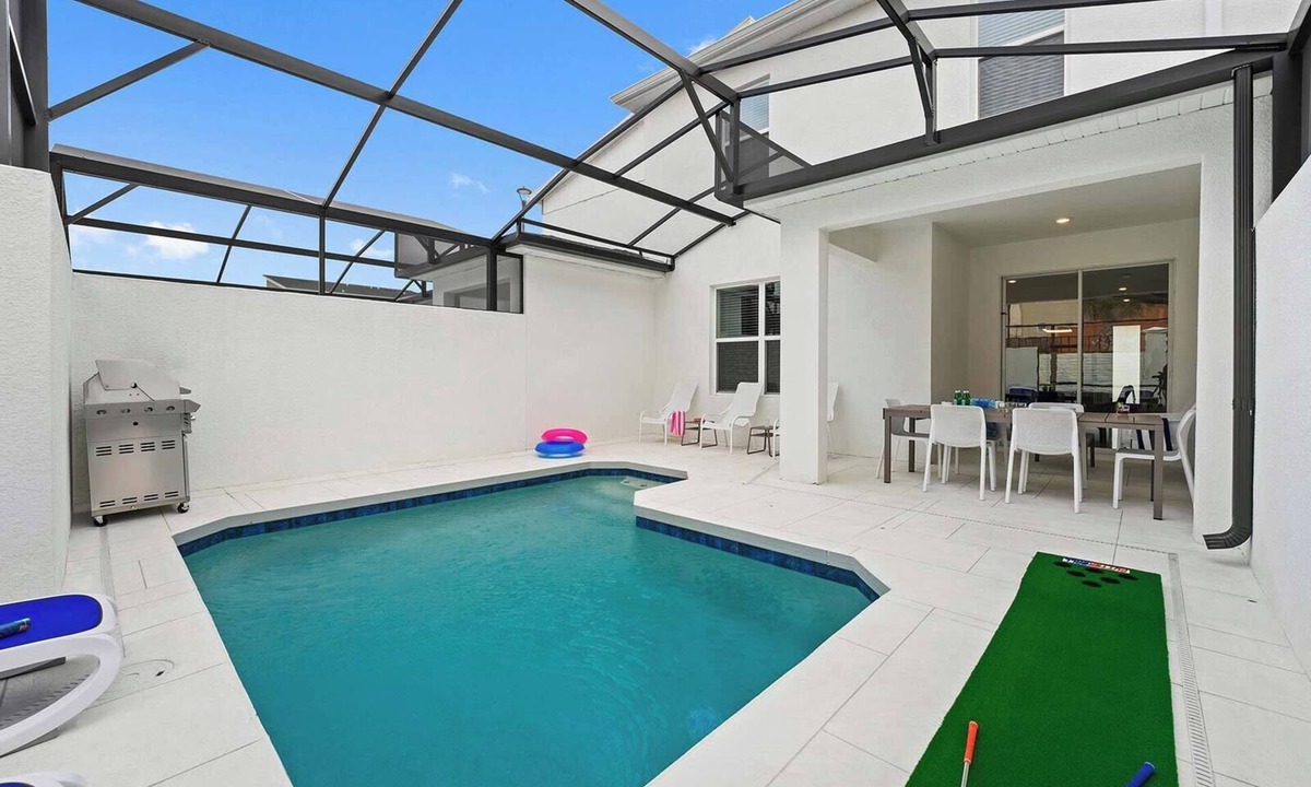 Florida Center House | Hugo's Hacienda | Brand-New Villa Near Parks w/Luxe Decor, Themed BR, PVT Pool