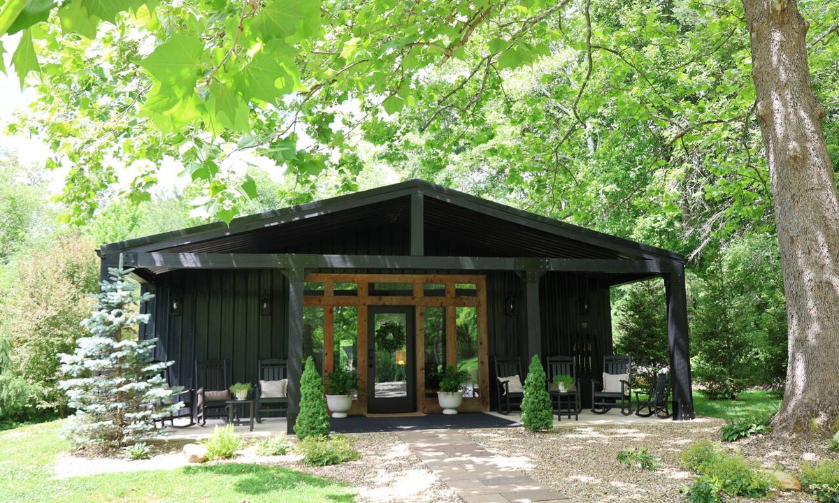 Logan Cabin | Ivy Cottage by Creative Cabins