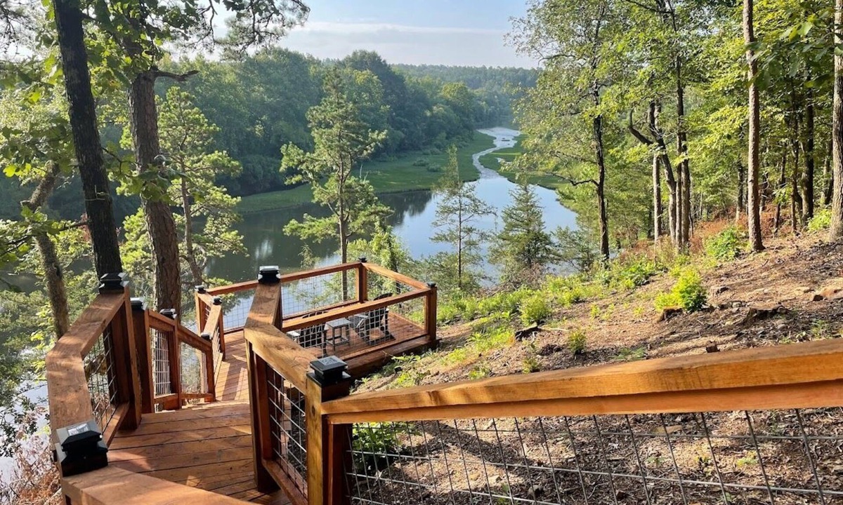 Octavia Cabin | Just The Two of Us River Front Luxury Cabin -Private/Romantic/Hot Tub/Kayak/Fish