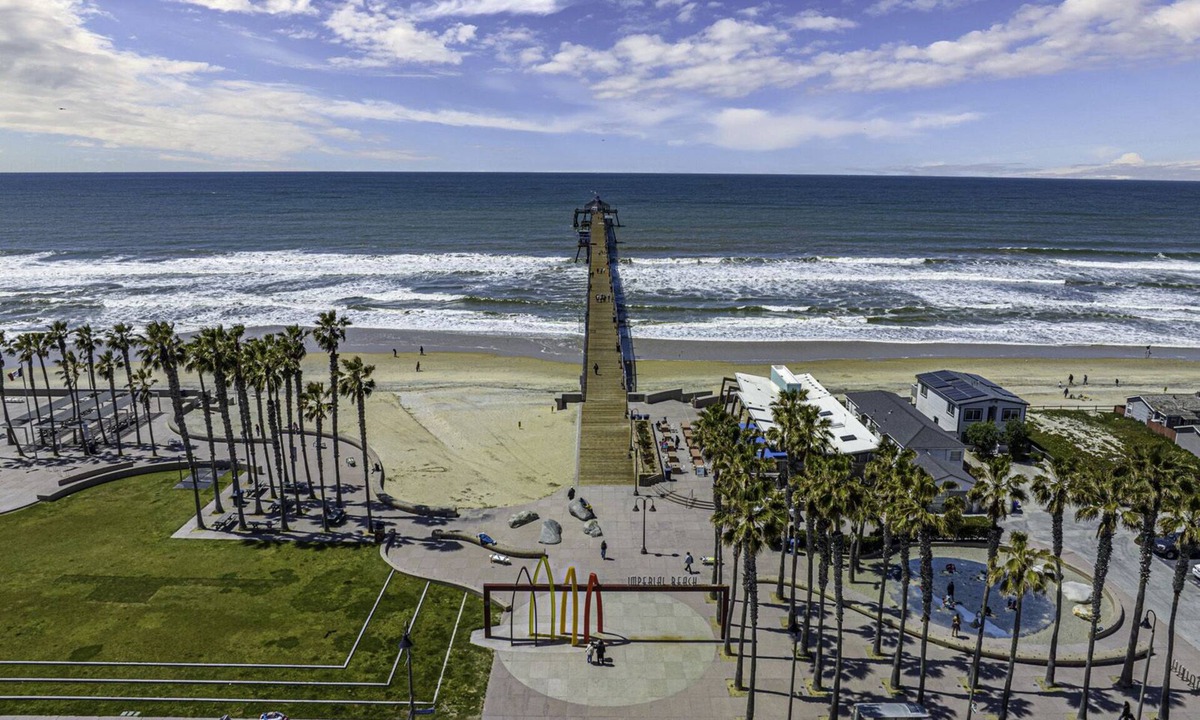 Imperial Beach House | Large beach condo steps to the ocean, restaurants and Coronado!