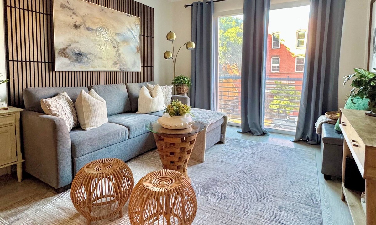 Pacific Terrace Condo | Large Luxury Downtown Condo: Pool, In-Unit Laundry, Parking, Walk Everywhere