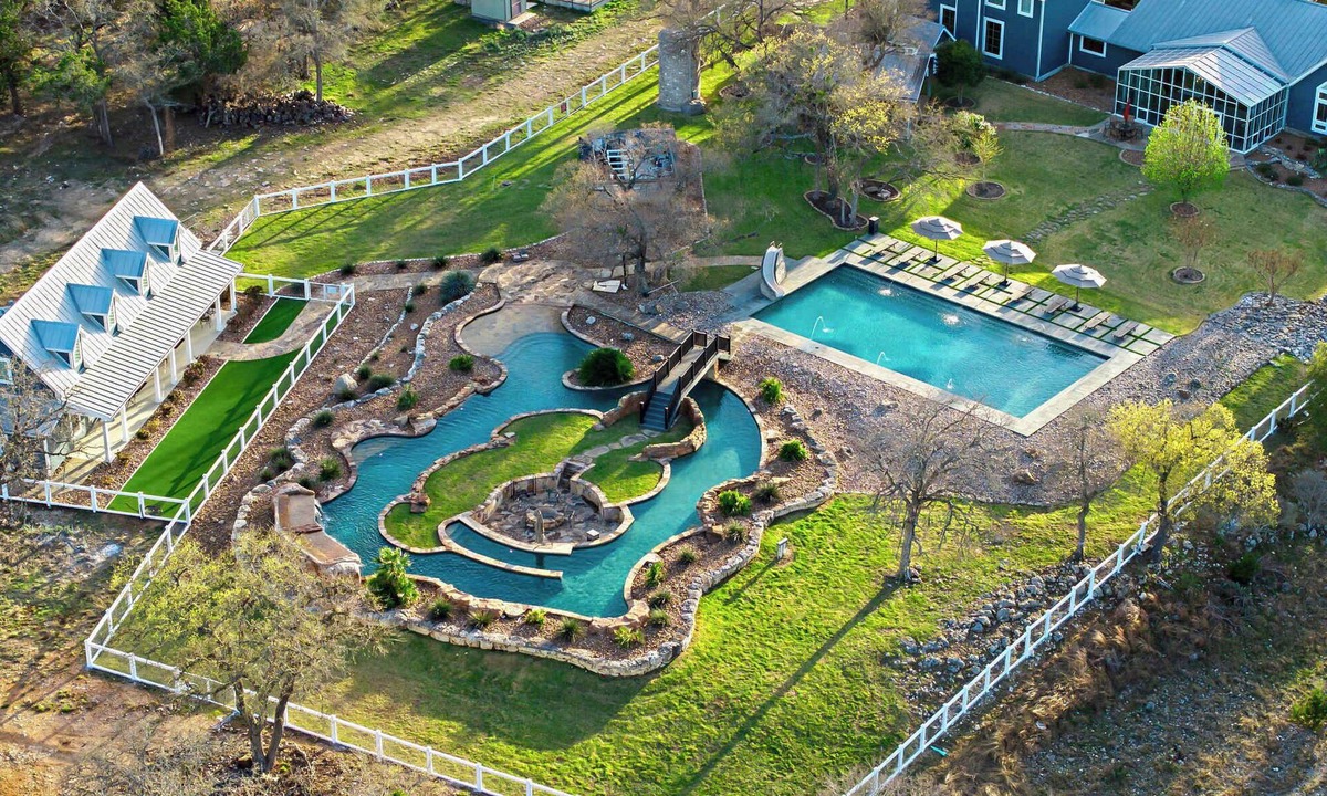 Boerne House | Lazy River Ranch|Events|Fire Pit|Hot Tub|Billiards
