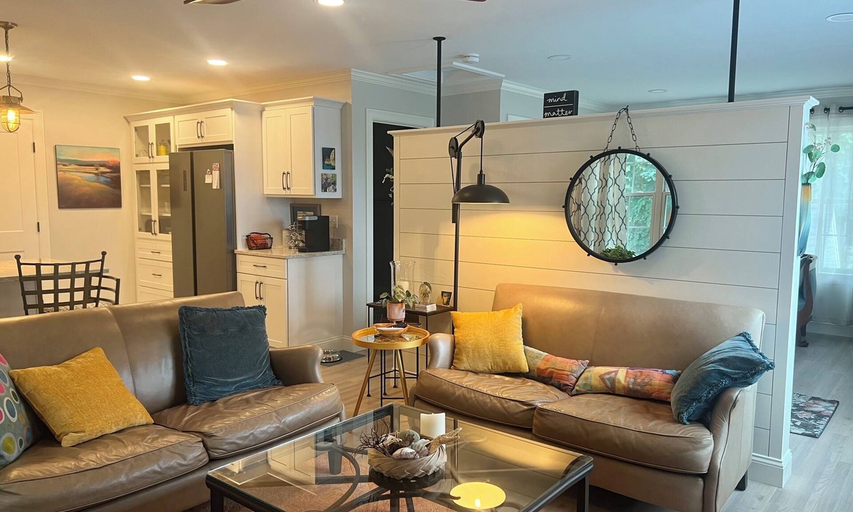 Falmouth Foreside Apartment | Leeward on the Foreside, Maine-Walk to ocean beach, market and restaurant.
