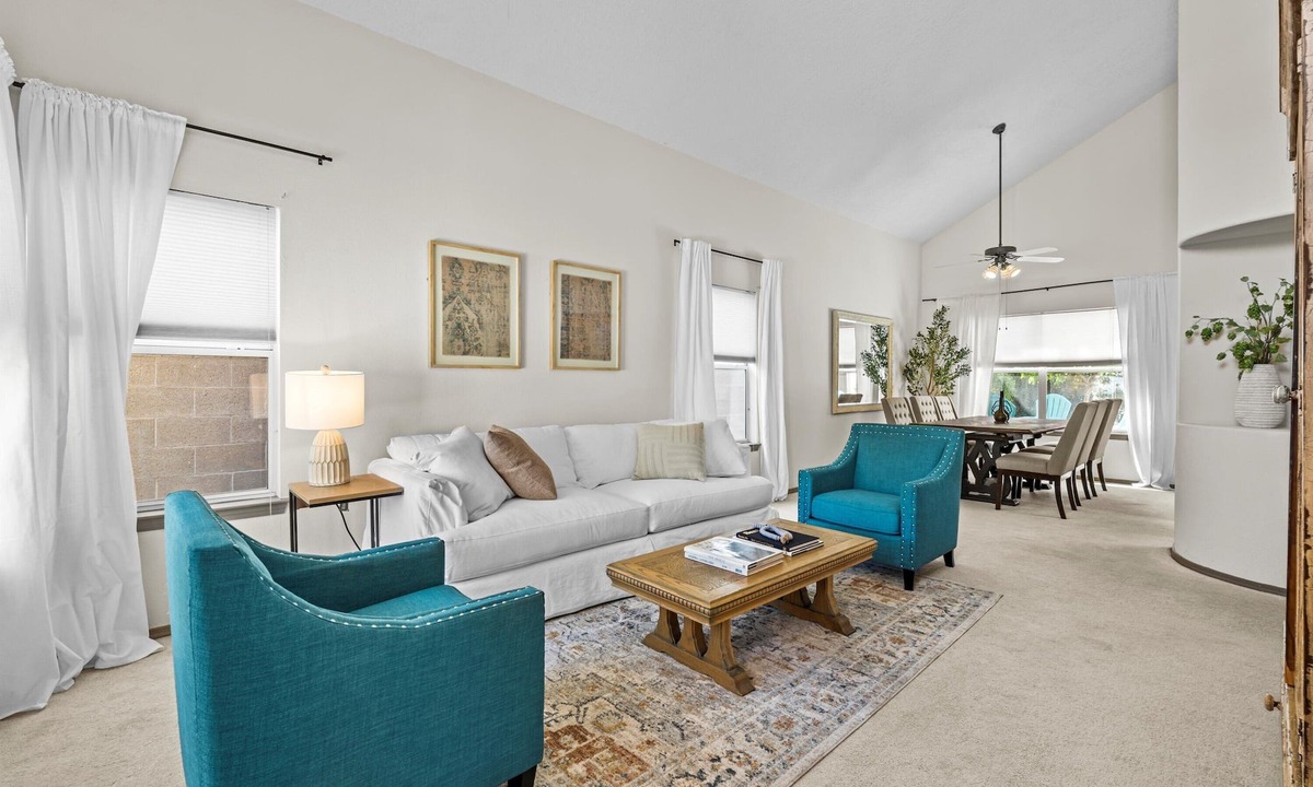 Northeast Heights House | Location! Location! Amazing *Hidden Gem* -NE Heights! Family and pet friendly 🐶