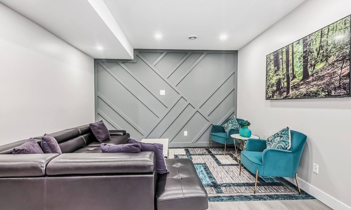 Evanston House | Luxurious two bedroom with one bathroom
