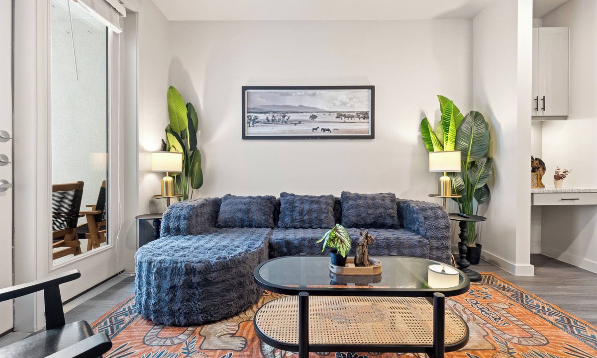 Windsor Park Apartment | Luxury 2-BR with Juliet Balcony