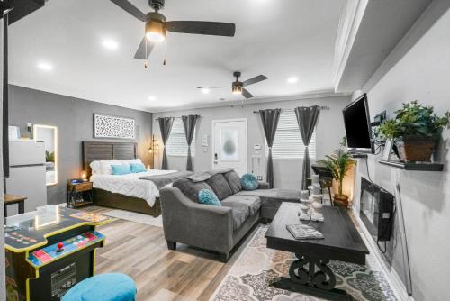 Vista House | Luxury Cozy Studio with Firepit