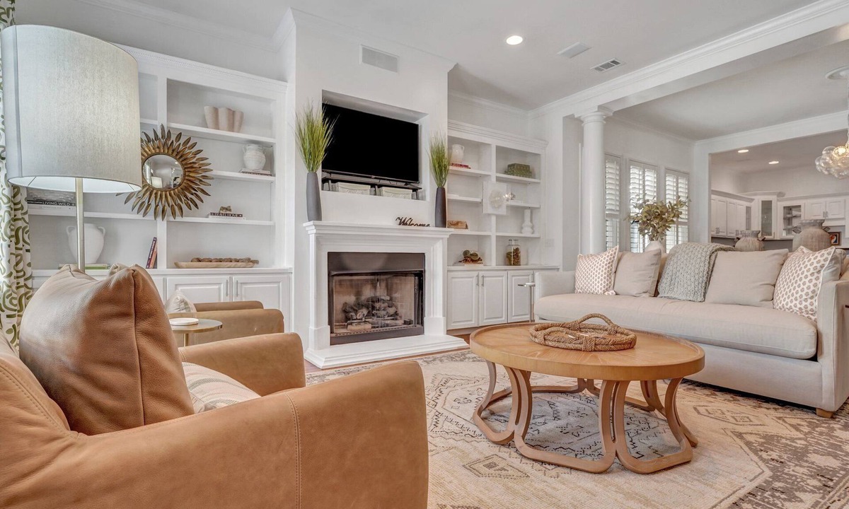 Historic District - North House | Luxury Living w/Private Pool + Parking Steps to River by Lucky Savannah