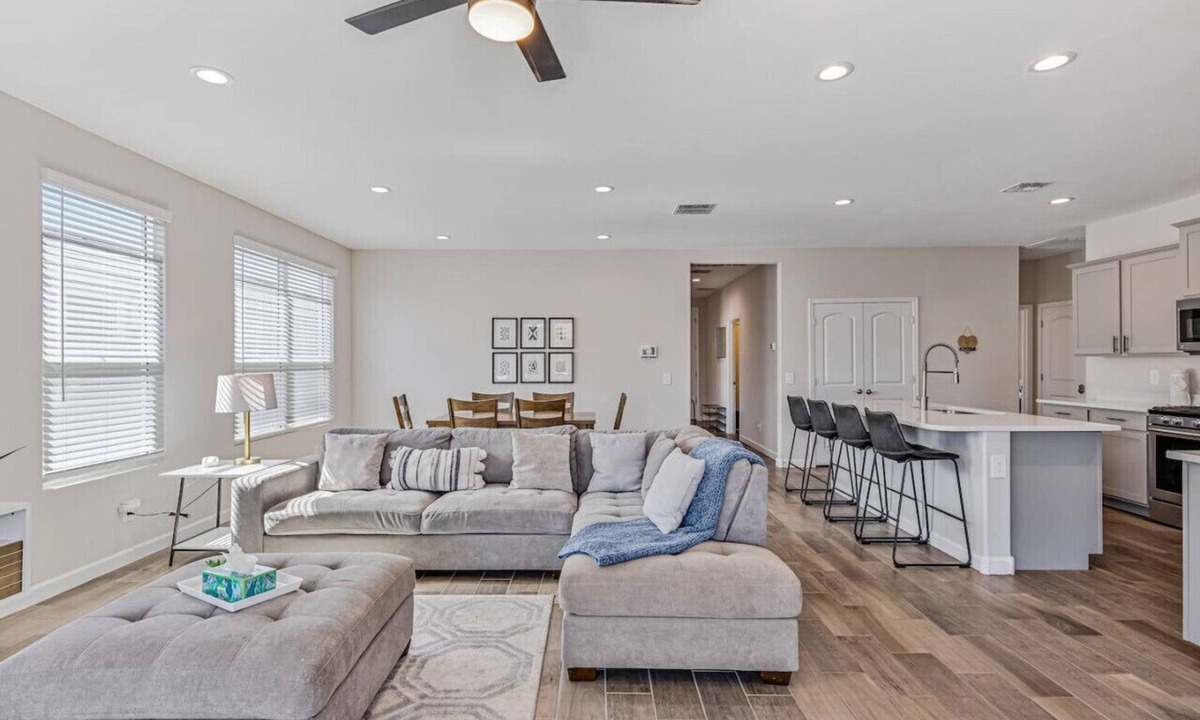 Maricopa House | Maricopas BEST Escape wt 5 bds and outdoor dining