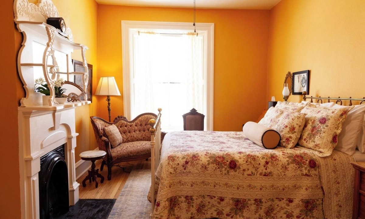 Cimarron Hotel | Mary Lambert - Historic Hotel Room