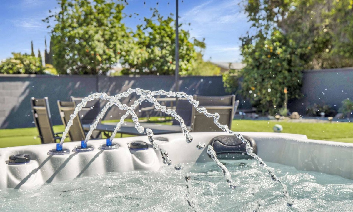 Southwest Anaheim House | Minnie's Marvelous Escape 8 minutes to Disney & Convention Center