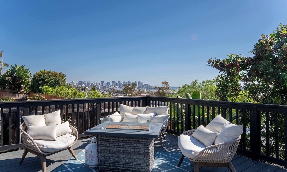Mission Hills House | Modern 5BR Oasis - City Views, Gym & Gated Parking