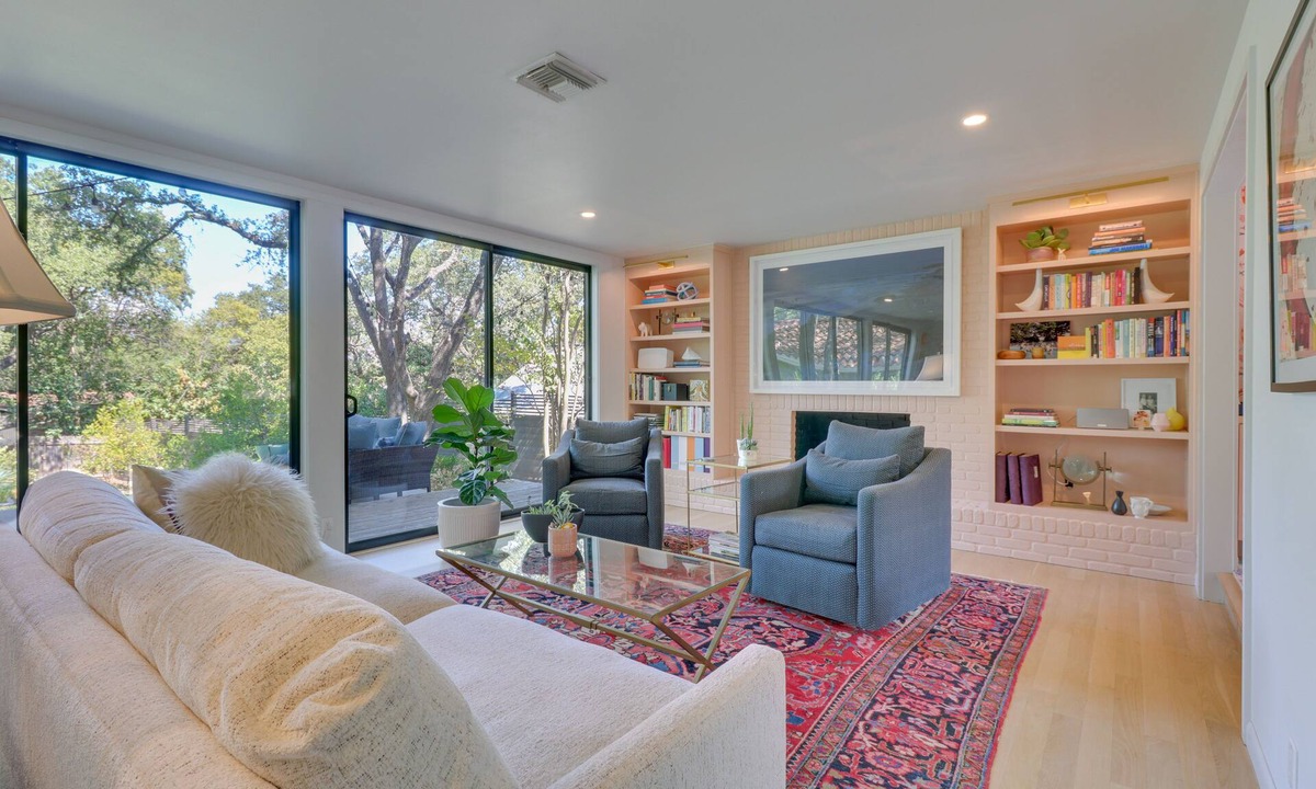 Barton Hills House | Modern Austin Home w/Yard ~ 1 Mi from ACL!