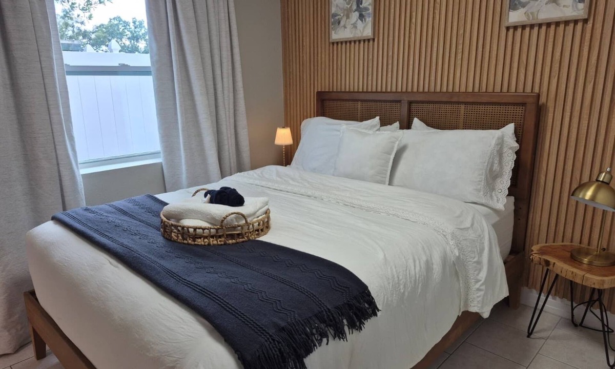 Brandon Apartment | Modern,cozy private room and convienience with comfort in Brandon