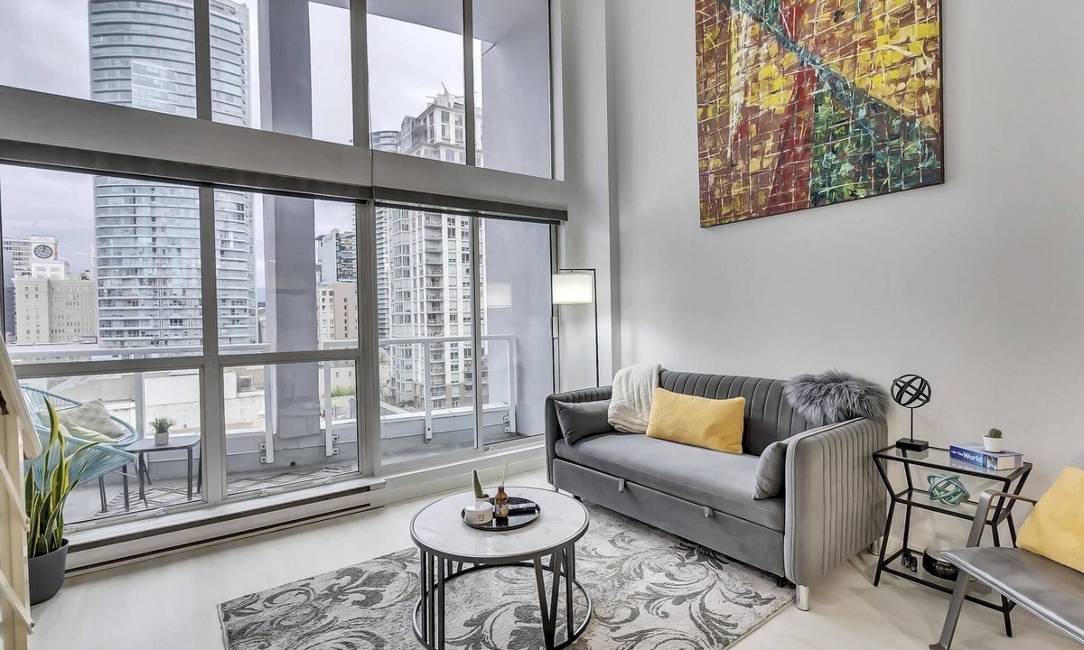 Downtown Vancouver Condo | Modern Downtown Vancouver Loft. Parking included.