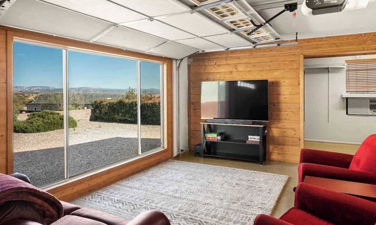 Clarkdale House | Myrinn - Game Room & Desert Views | Near Jerome